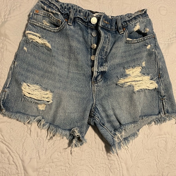 Distressed jeans shorts - Picture 1 of 2